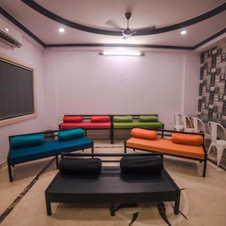 Happinest - The Backpacker'S Hostel Мумбаи Экстерьер фото