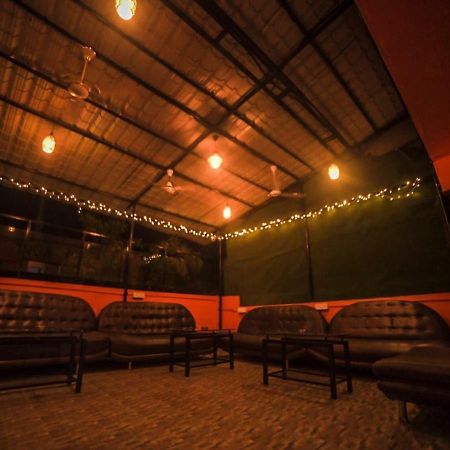 Happinest - The Backpacker'S Hostel Мумбаи Экстерьер фото