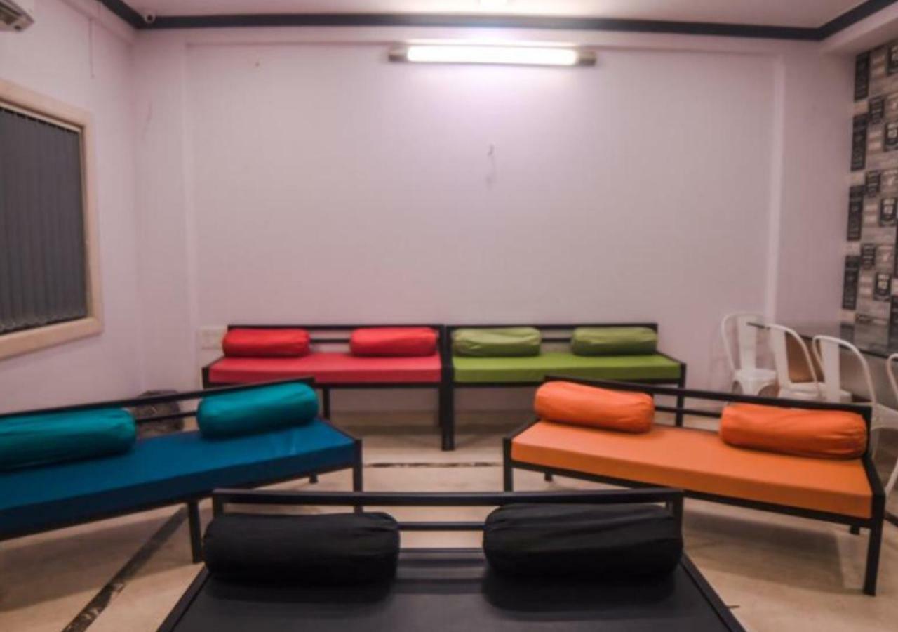 Happinest - The Backpacker'S Hostel Мумбаи Экстерьер фото